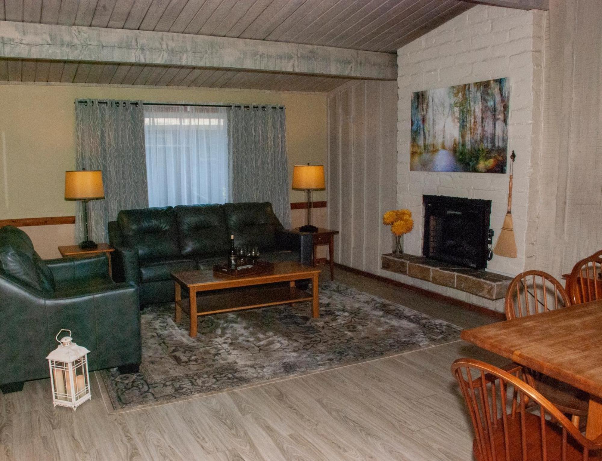 Carmel Valley Lodge Luaran gambar