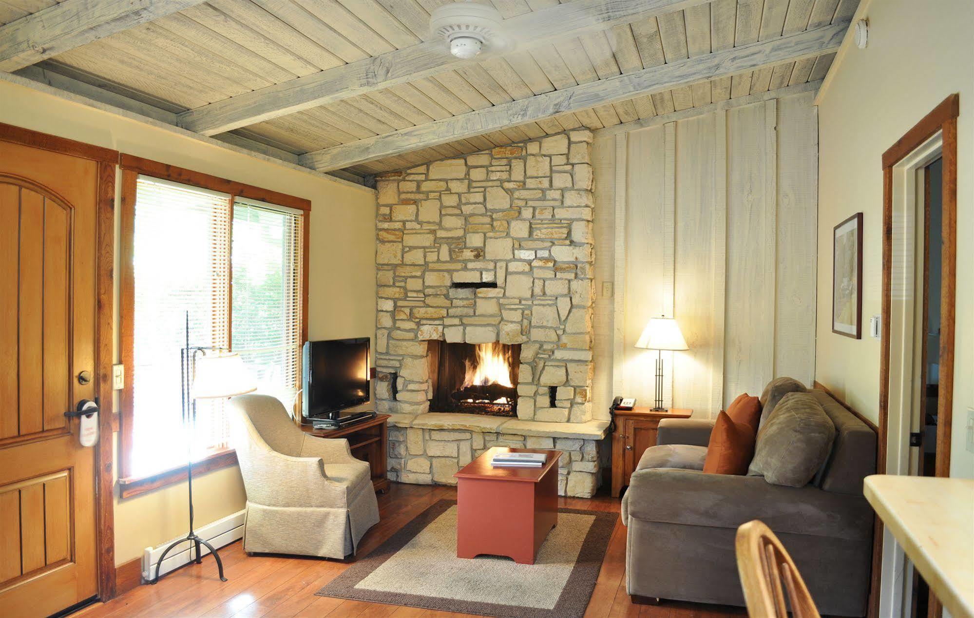 Carmel Valley Lodge Luaran gambar